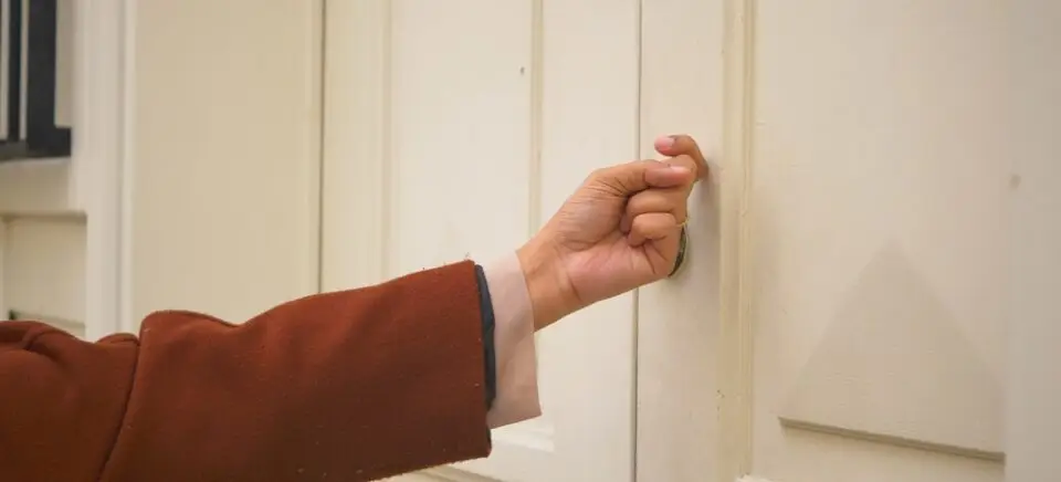 Do Sex Offenders Have To Notify Neighbors?