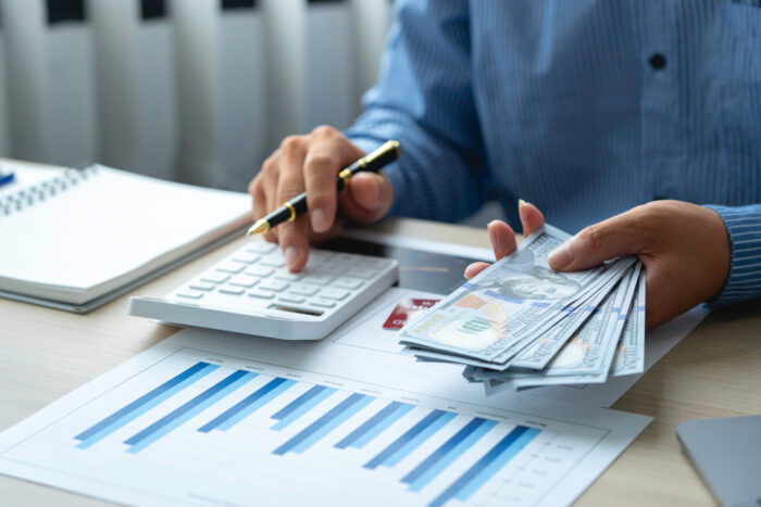 How To Tell How Much A Bond Is Worth?