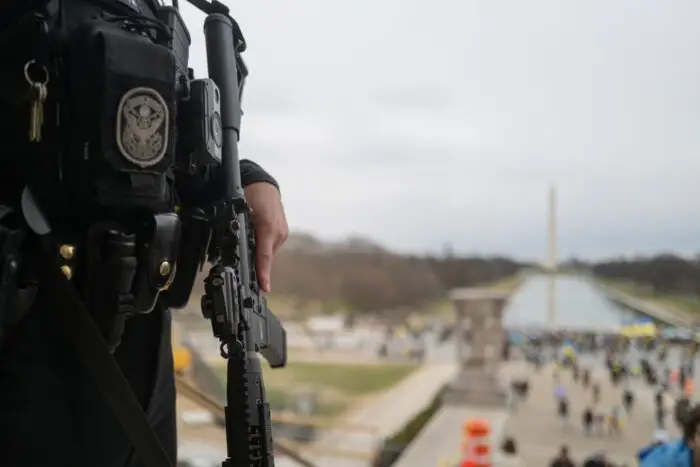 What Is An Example Of A Federal Criminal Case?