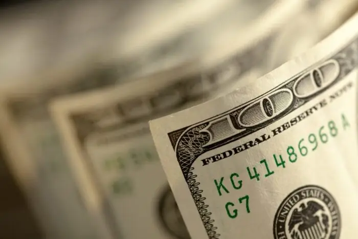 What's The Difference Between A Bond And A Cash Bond?